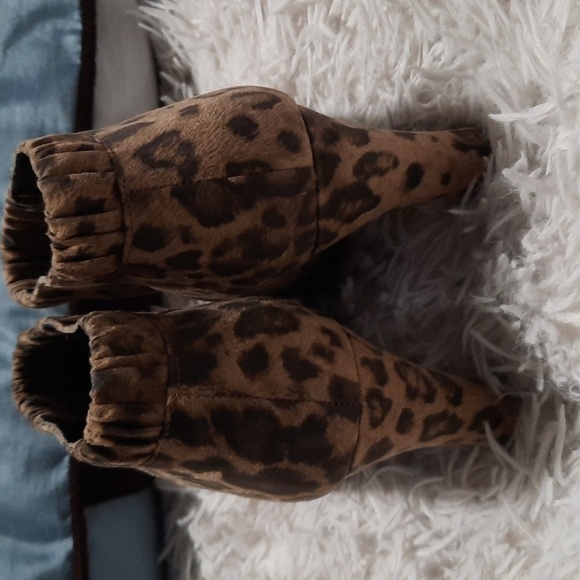 Sam & Libby Ankle Booties - Picture 6 of 10